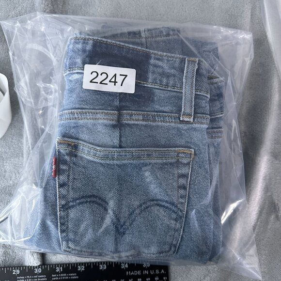 Levi's 711 Skinny Jeans Womens Size W24X30L Altered Low Rise Light Wash Blue - Picture 12 of 12